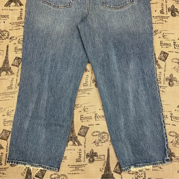 Universal Thread  Straight High-Rise Medium Tint Denim Ankle Jean - Picture 12 of 15